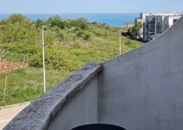 Sunbreeze Living Апартаменты Бяла