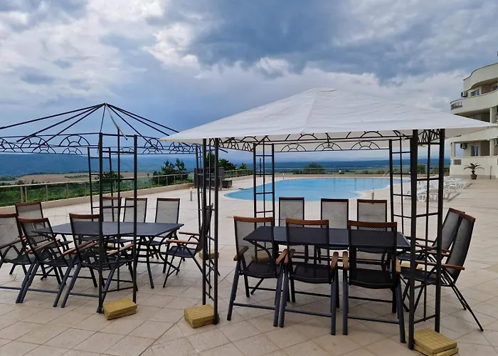 Апартаменты Sunbreeze Living